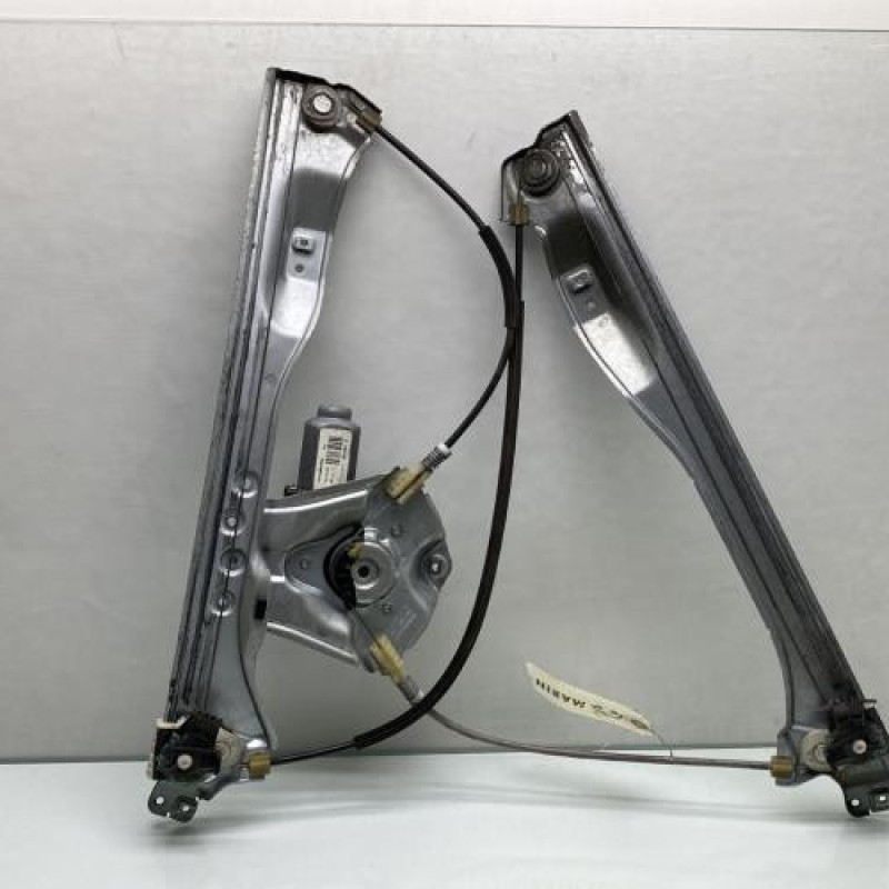 Leve vitre electrique avant droit RENAULT CLIO 3 Photo n°1