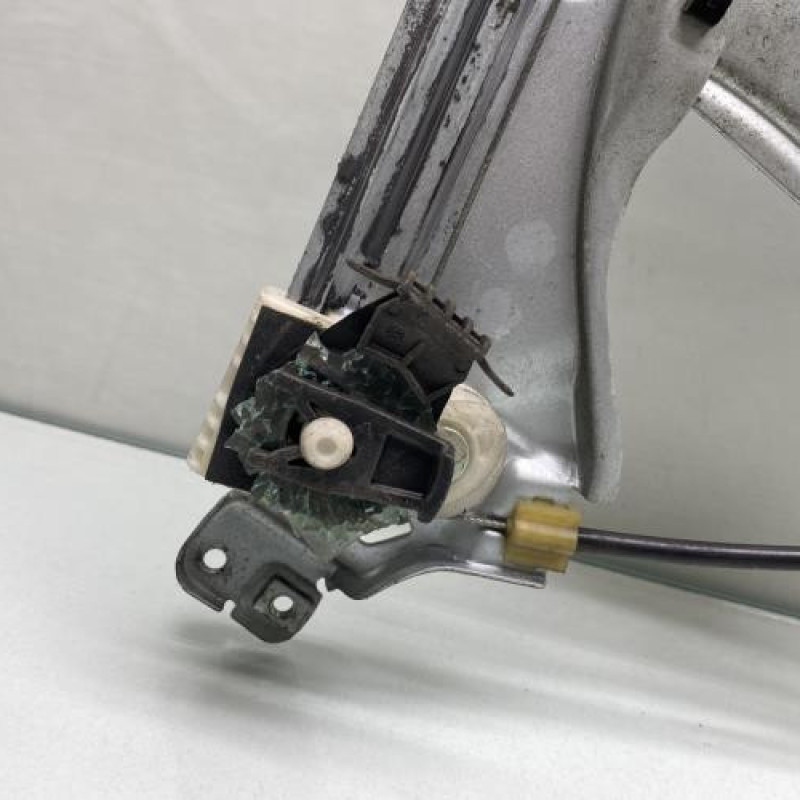 Leve vitre electrique avant droit RENAULT CLIO 3 Photo n°3