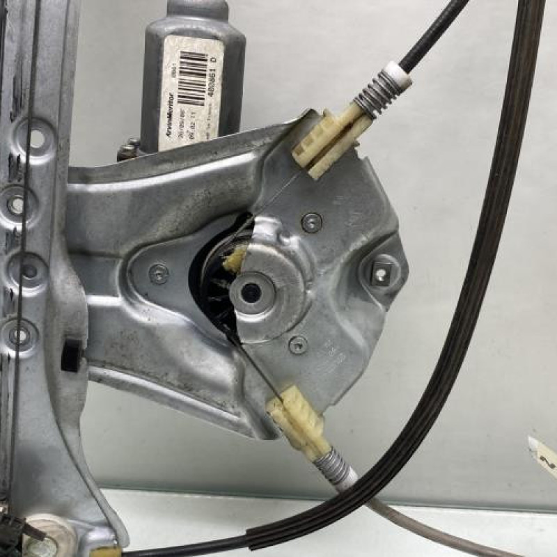Leve vitre electrique avant droit RENAULT CLIO 3 Photo n°5