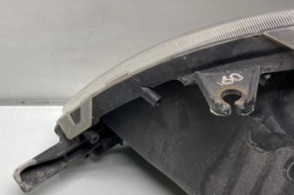 Optique avant principal droit (feux)(phare) TOYOTA YARIS 1
