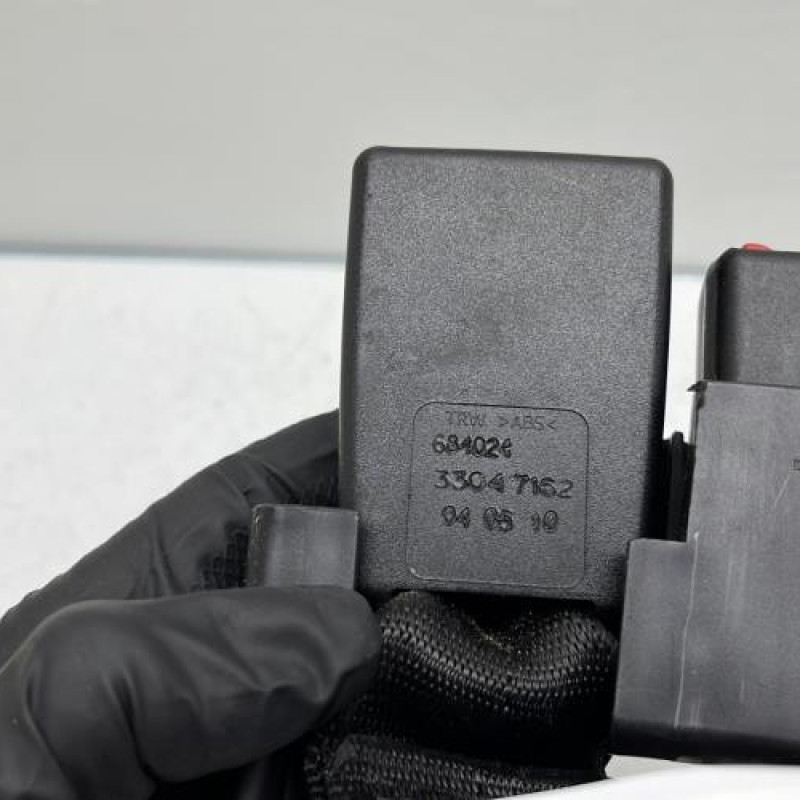 Attache ceinture arriere gauche RENAULT CLIO 3 Photo n°6