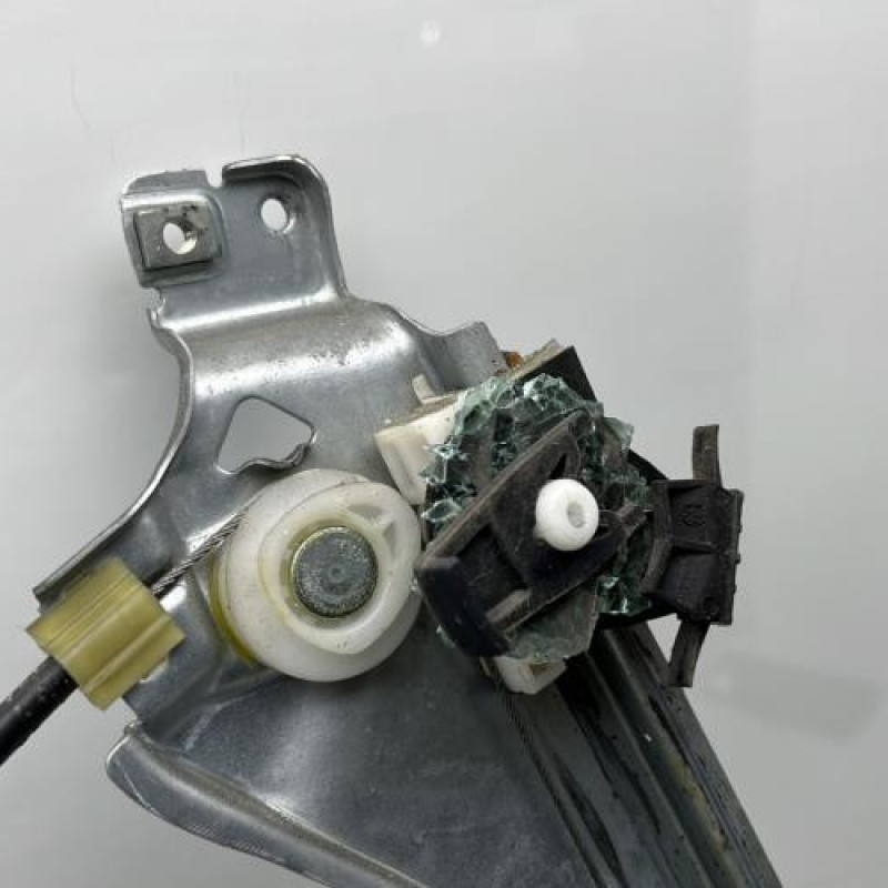 Leve vitre electrique avant droit RENAULT CLIO 3 Photo n°8