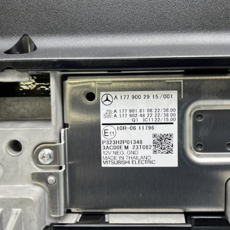 Ecran GPS MERCEDES CLASSE B 247 Photo n°6