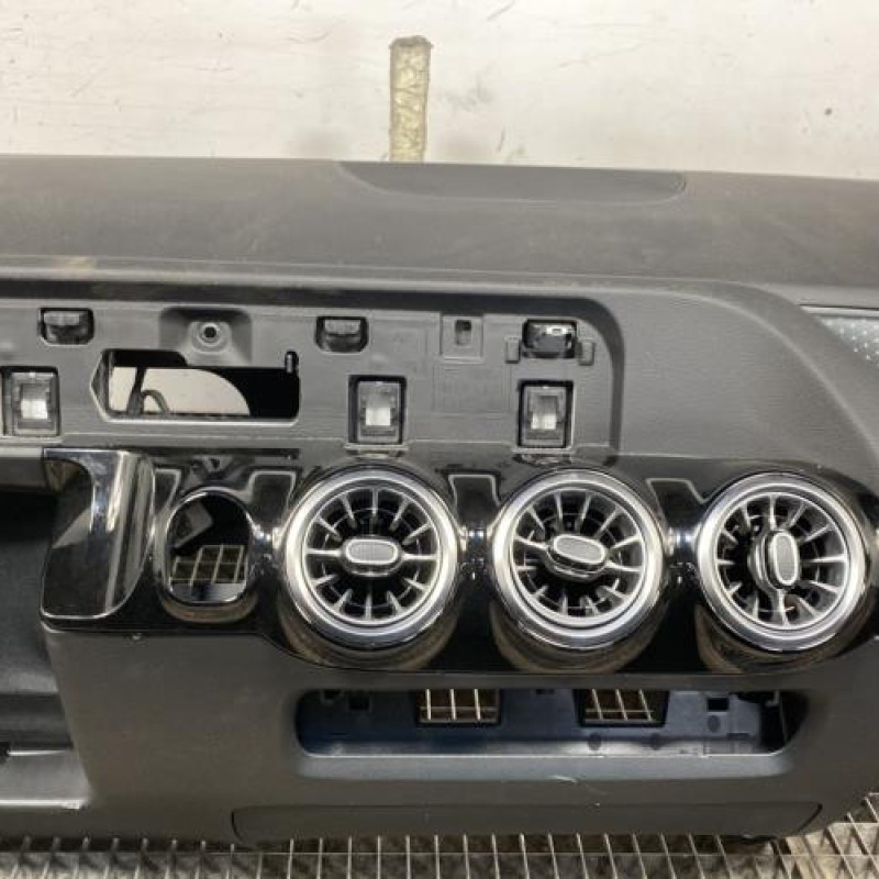 Planche de bord complete MERCEDES CLASSE B 247 Photo n°3