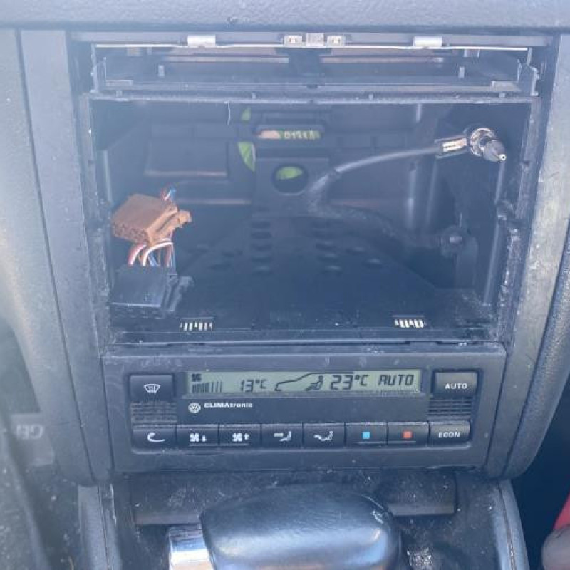 Bouton de warning VOLKSWAGEN GOLF 4 Photo n°20