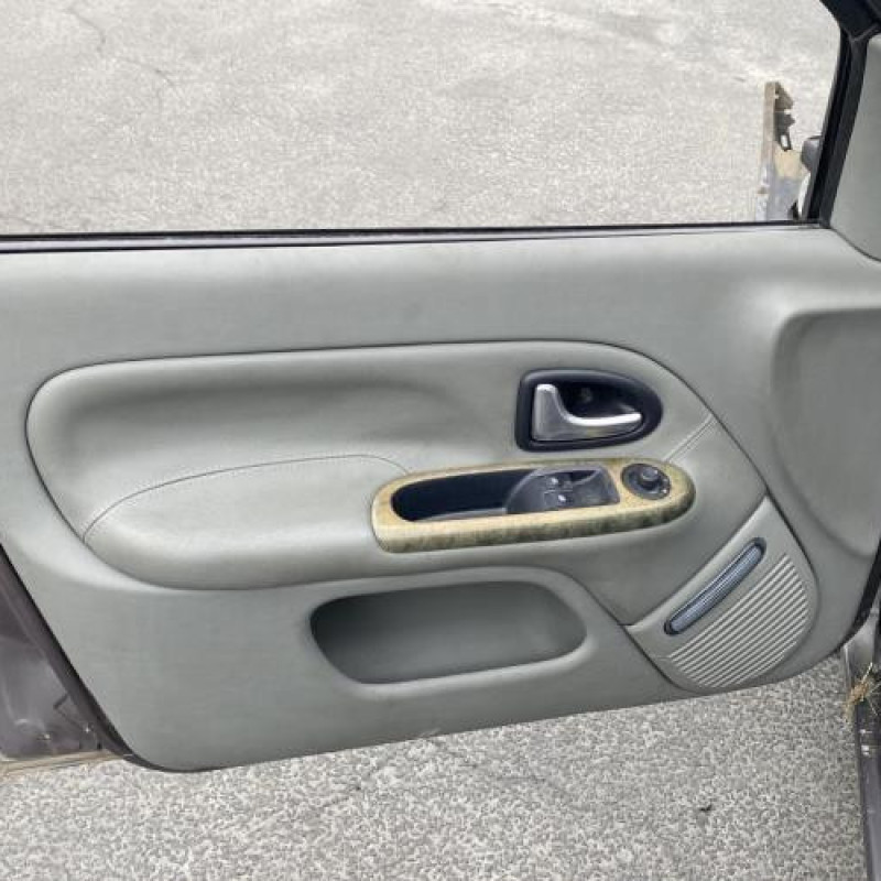 Bras essuie glace arriere RENAULT CLIO 2 Photo n°15