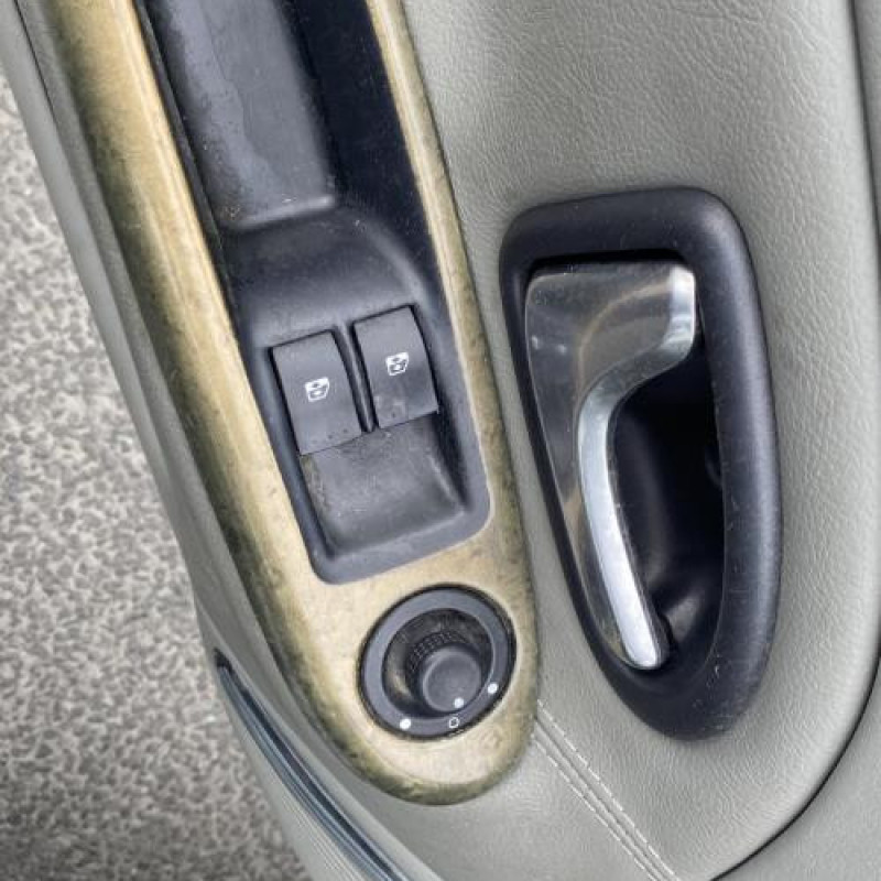 Bras essuie glace arriere RENAULT CLIO 2 Photo n°16