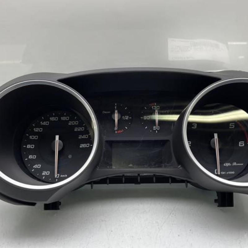 Compteur ALFA ROMEO GIULIETTA 2 Photo n°1