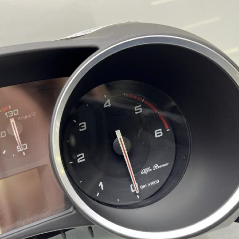 Compteur ALFA ROMEO GIULIETTA 2 Photo n°4