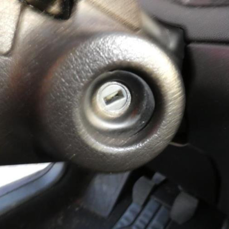 Bouton de warning PEUGEOT 307 Photo n°6