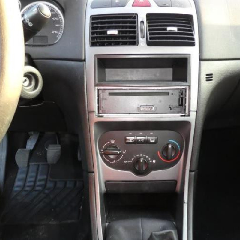 Bouton de warning PEUGEOT 307 Photo n°7