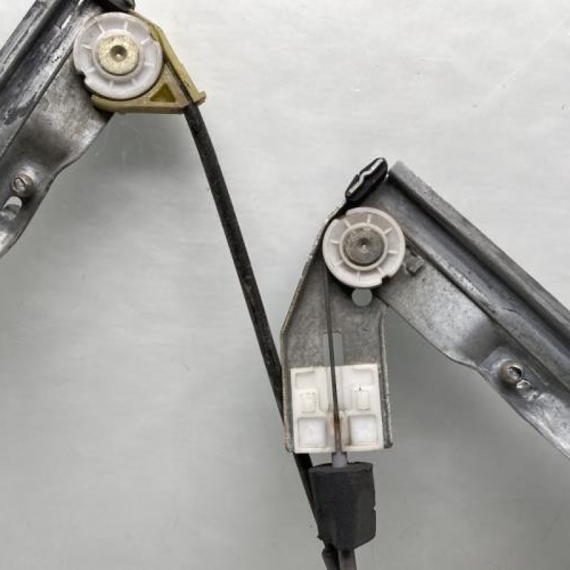 Leve vitre electrique avant gauche PEUGEOT 206 Photo n°4