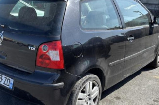 Serrure avant droit VOLKSWAGEN POLO 4