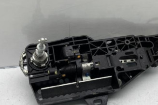 Poignee porte avant gauche RENAULT CAPTUR 1