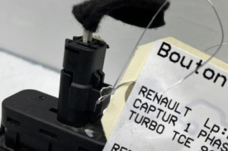 Bouton de coffre RENAULT CAPTUR 1
