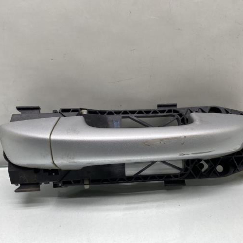 Poignee porte arriere droit VOLKSWAGEN GOLF 6 Photo n°1