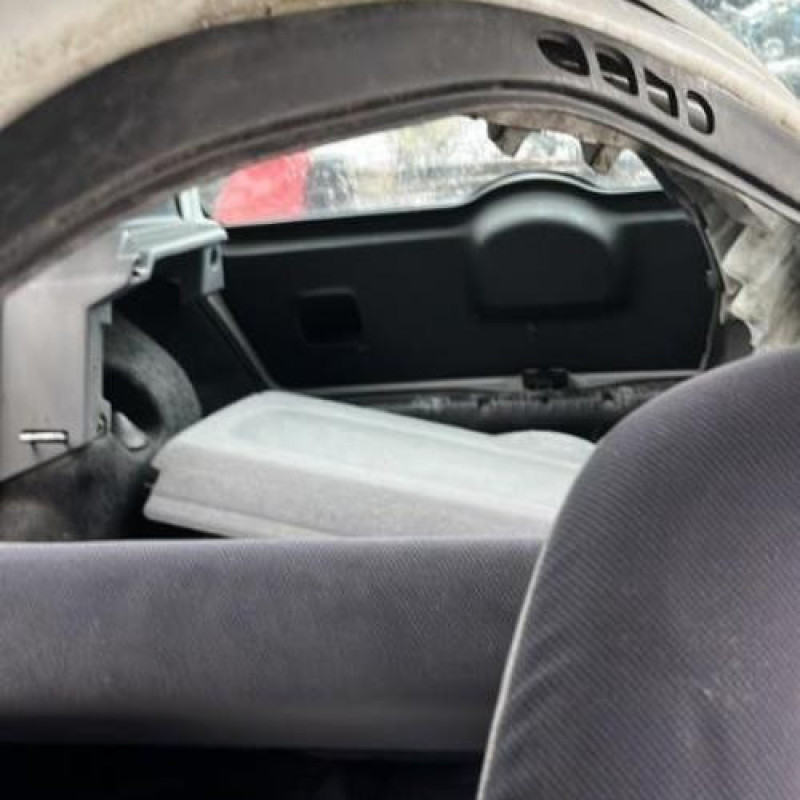 Feu arriere principal gauche (feux) RENAULT CLIO 2 Photo n°5