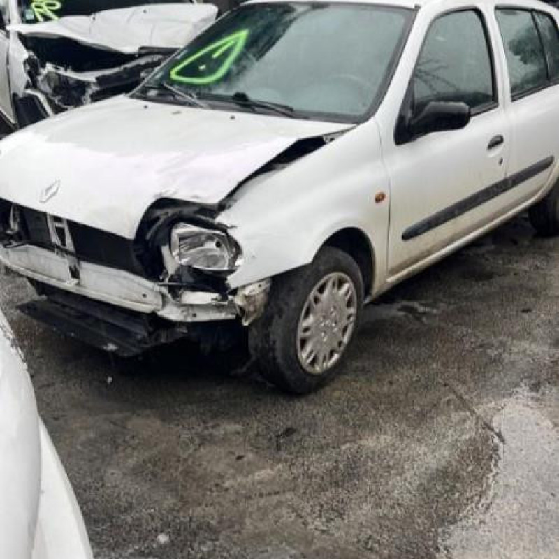 Feu arriere principal gauche (feux) RENAULT CLIO 2 Photo n°7