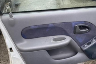 Feu arriere principal gauche (feux) RENAULT CLIO 2
