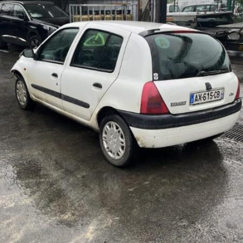 Feu arriere principal gauche (feux) RENAULT CLIO 2 Photo n°10