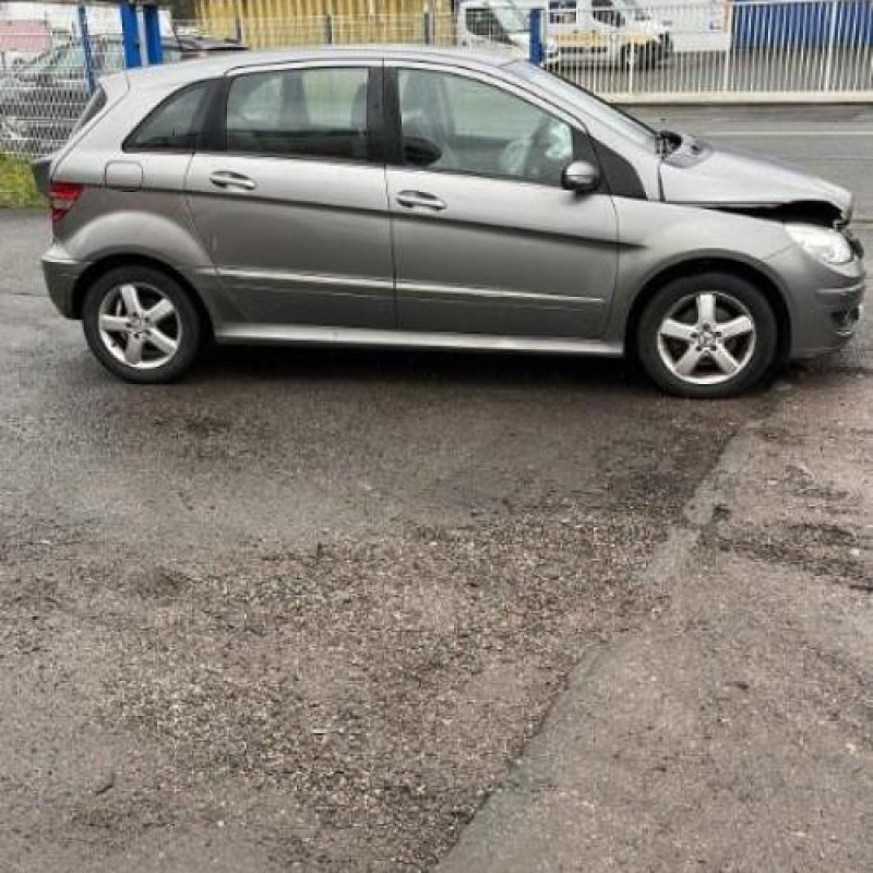 Feu arriere principal droit (feux) MERCEDES CLASSE B 245 Photo n°7