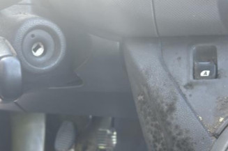 Vitre avant gauche CITROEN BERLINGO 2