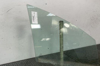 Vitre avant droit PEUGEOT 5008 1