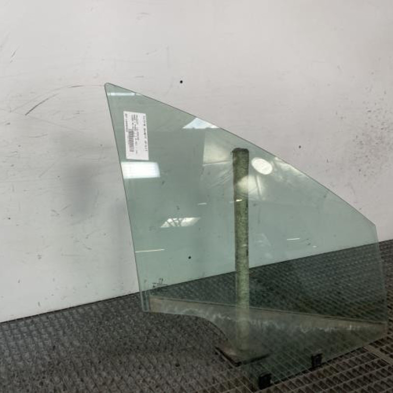 Vitre avant droit PEUGEOT 5008 1 Photo n°4