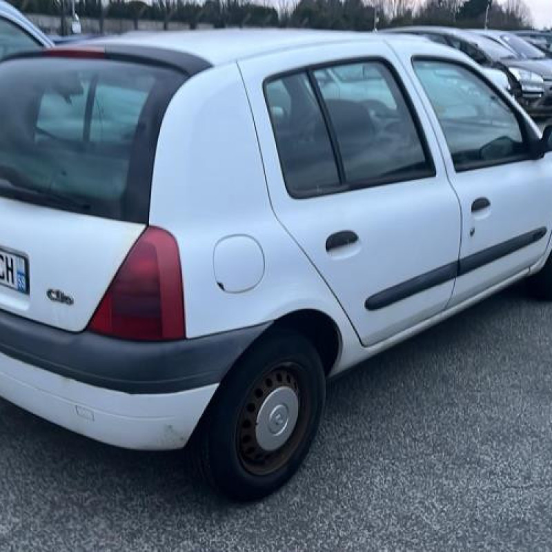 Feu arriere principal gauche (feux) RENAULT CLIO 2 Photo n°4