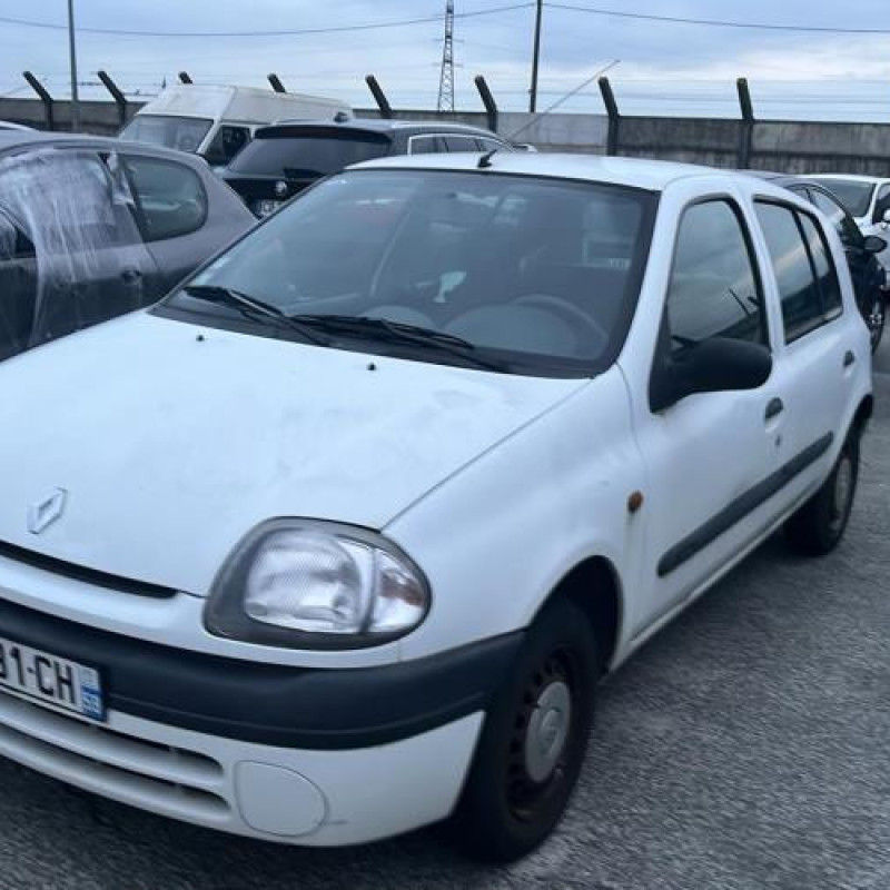 Feu arriere principal gauche (feux) RENAULT CLIO 2 Photo n°5