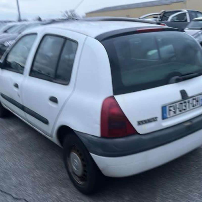 Feu arriere principal gauche (feux) RENAULT CLIO 2 Photo n°6