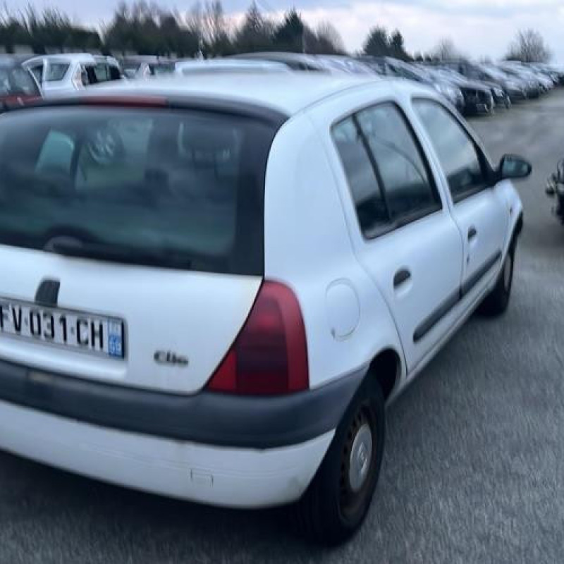 Feu arriere principal gauche (feux) RENAULT CLIO 2 Photo n°11