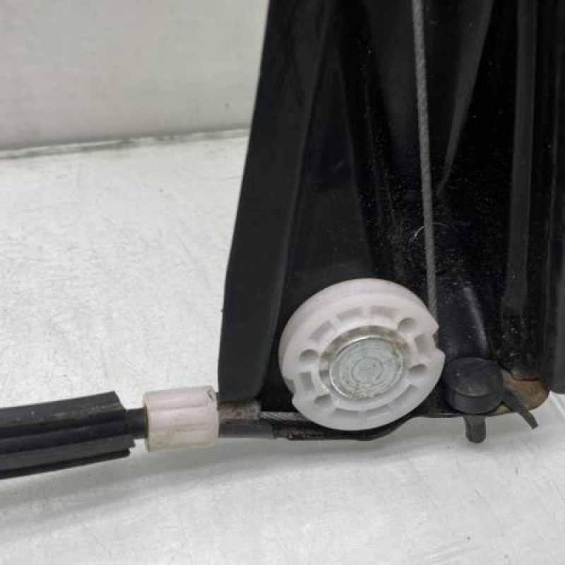 Leve vitre electrique avant droit VOLKSWAGEN POLO 5 Photo n°4