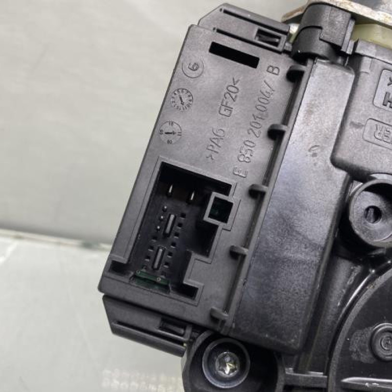 Leve vitre electrique avant droit VOLKSWAGEN POLO 5 Photo n°7