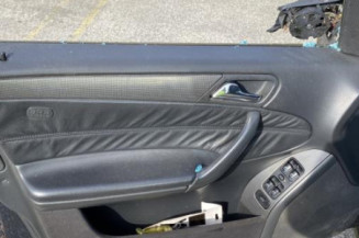 Bras essuie glace avant droit MERCEDES CLASSE C 203