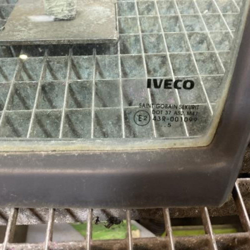 Custode avant gauche (porte) IVECO DAILY 3 Photo n°4