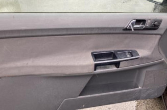 Serrure avant droit VOLKSWAGEN POLO 4