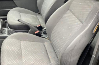 Serrure avant droit VOLKSWAGEN POLO 4