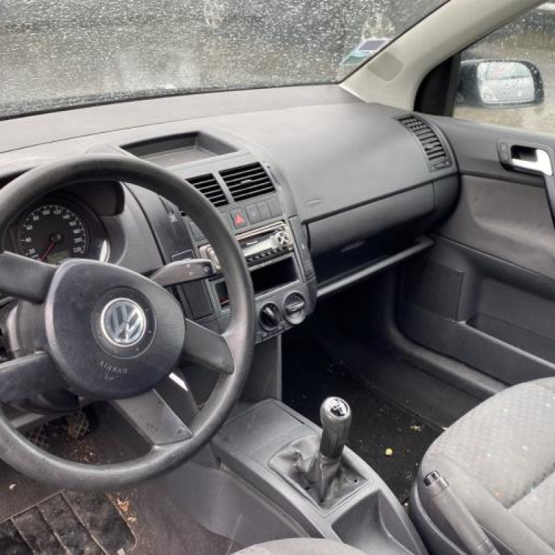 Serrure avant droit VOLKSWAGEN POLO 4 Photo n°17