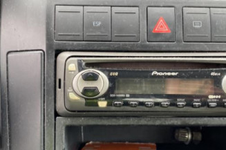 Serrure avant droit VOLKSWAGEN POLO 4