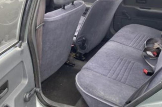 Arret de porte avant droit RENAULT CLIO 1