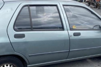 Arret de porte avant gauche RENAULT CLIO 1