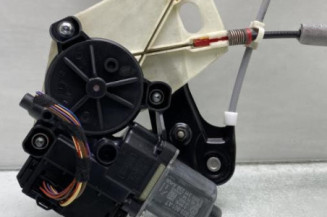 Leve vitre electrique avant gauche VOLKSWAGEN POLO 5