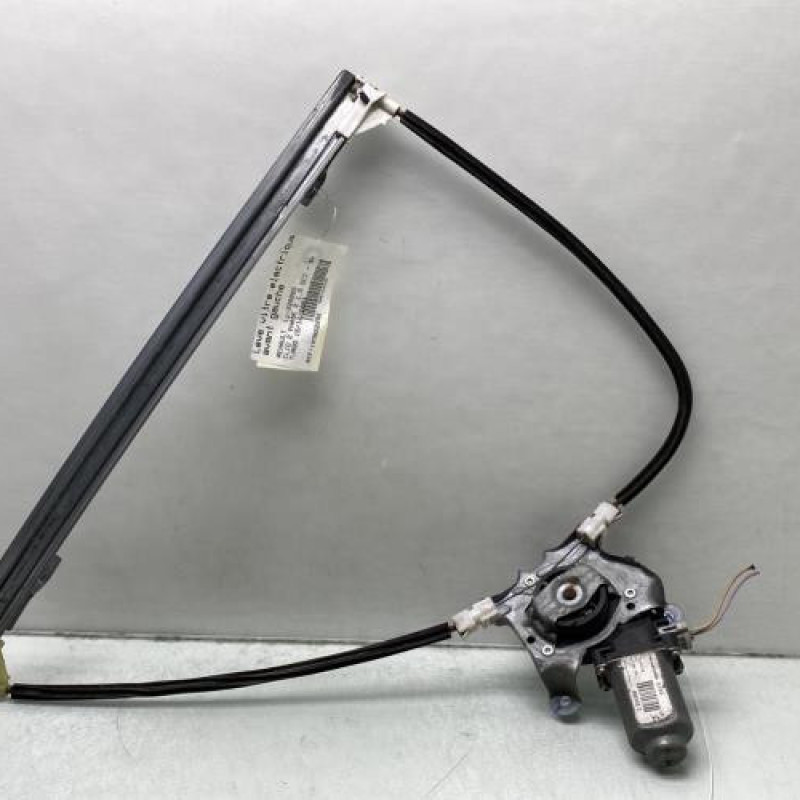 Leve vitre electrique avant gauche RENAULT CLIO 2 Photo n°1