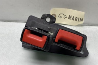 Attache ceinture arriere gauche AUDI A4 3 Photo n°1