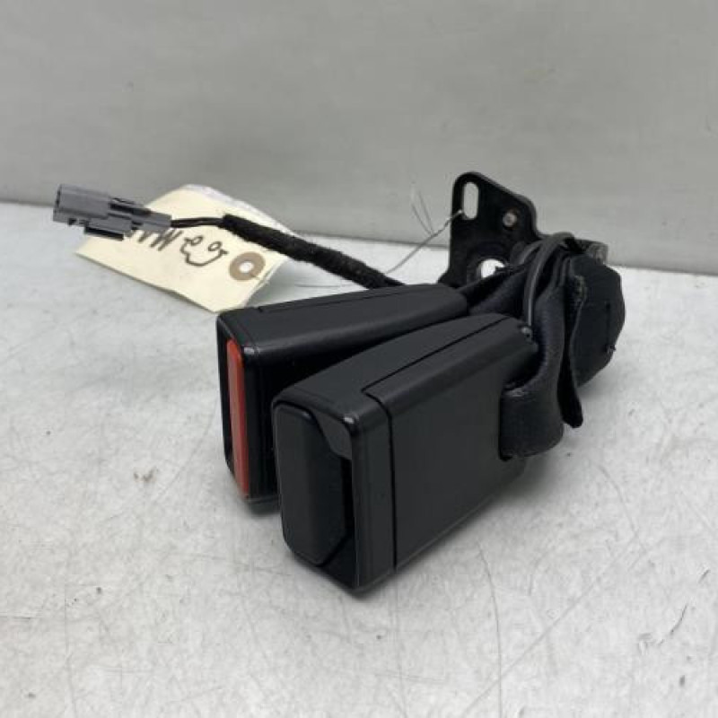 Attache ceinture arriere gauche RENAULT CLIO 4 Photo n°1