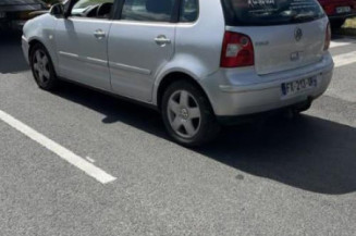 Serrure avant droit VOLKSWAGEN POLO 4