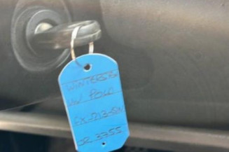 Serrure avant droit VOLKSWAGEN POLO 4