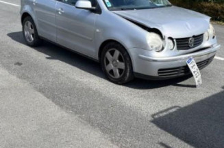 Serrure avant droit VOLKSWAGEN POLO 4