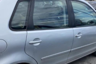 Serrure avant droit VOLKSWAGEN POLO 4